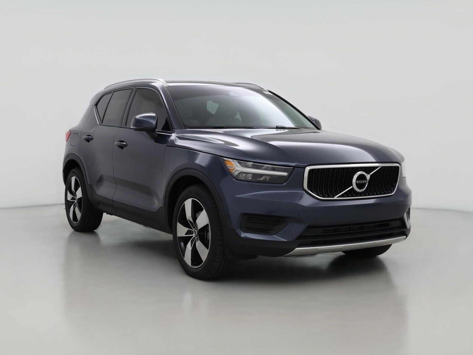 2022 VOLVO XC40