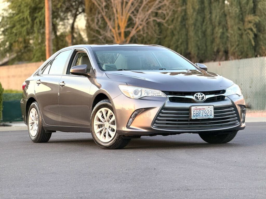 2016 TOYOTA Camry