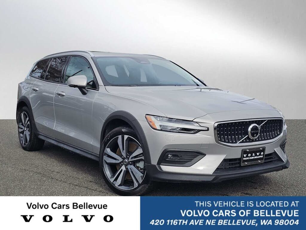 2025 VOLVO V60CC