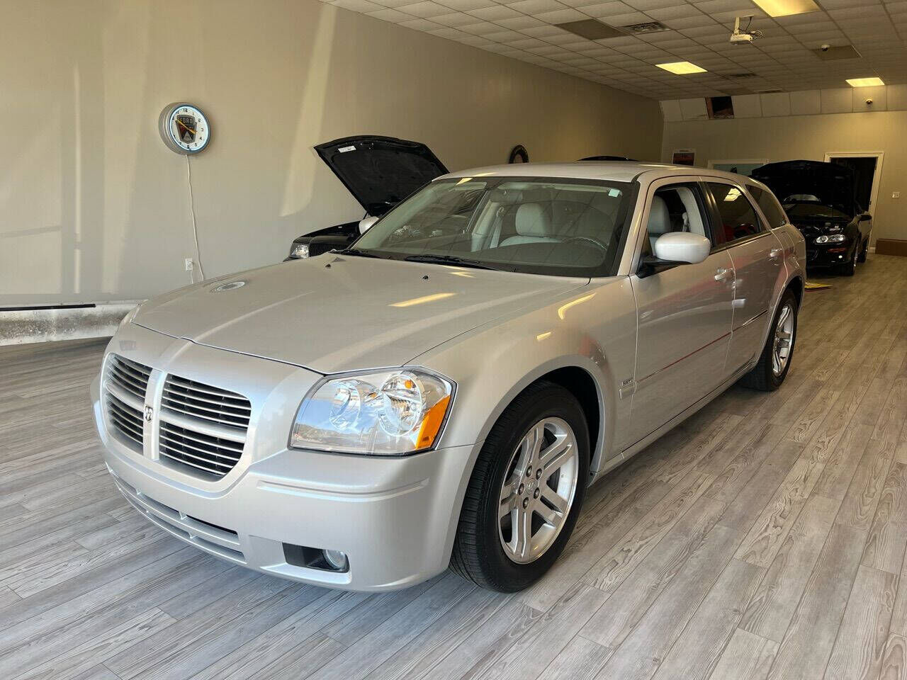 2005 DODGE Magnum