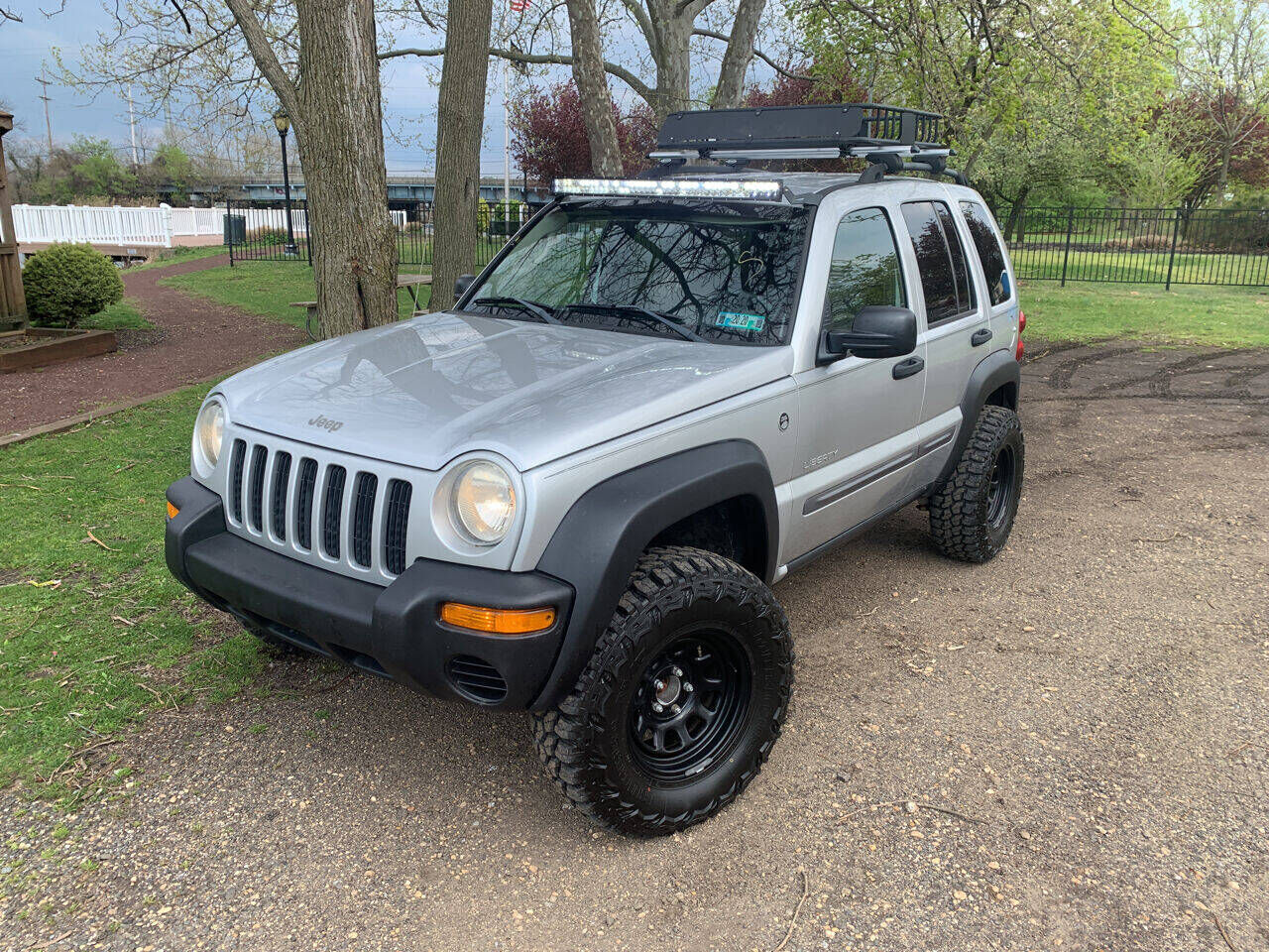 2004 JEEP Liberty