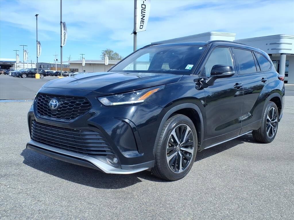 2021 TOYOTA Highlander
