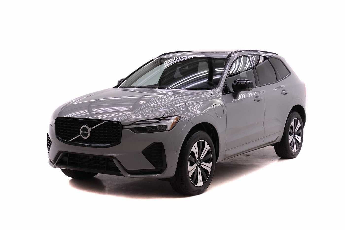 2025 VOLVO XC60
