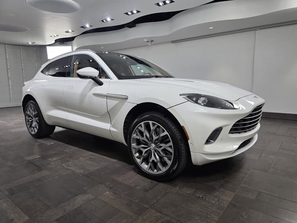 2022 ASTON MARTIN DBX