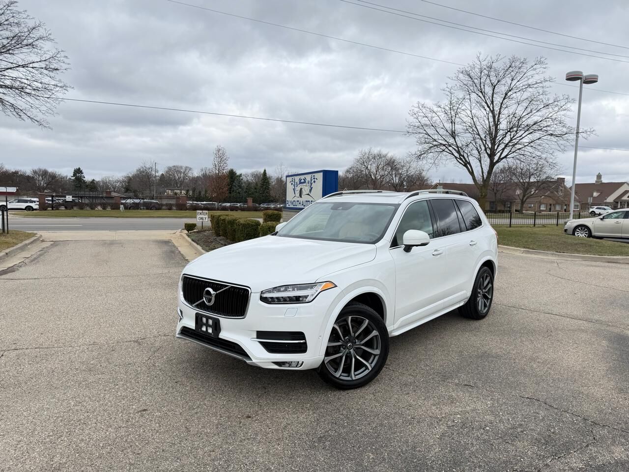 2017 VOLVO XC90