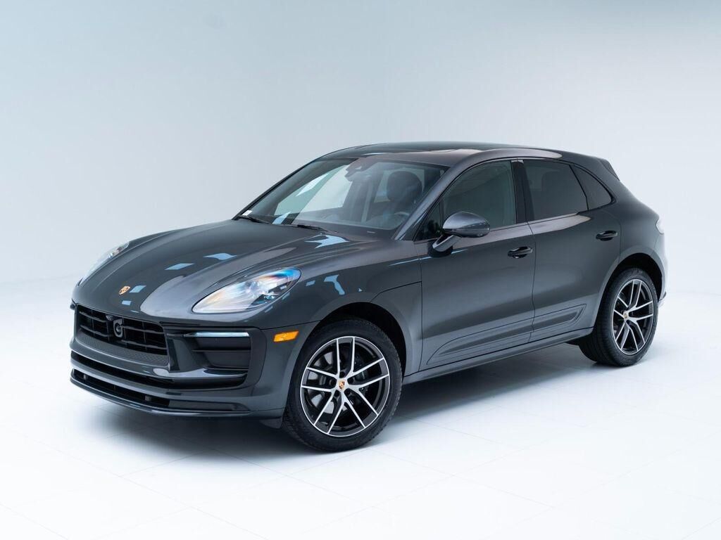 2025 PORSCHE Macan