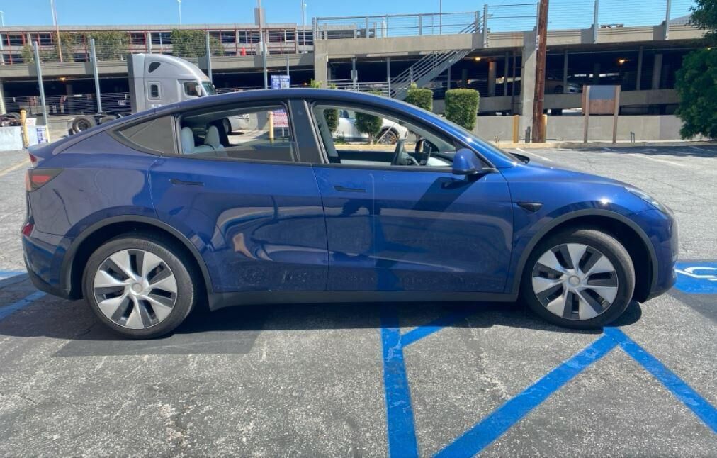 2022 TESLA Model Y