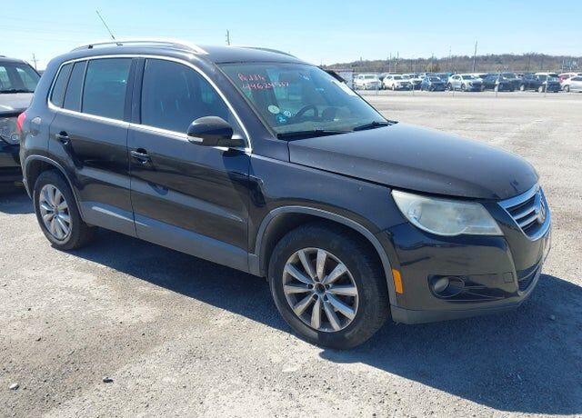 2011 VOLKSWAGEN Tiguan
