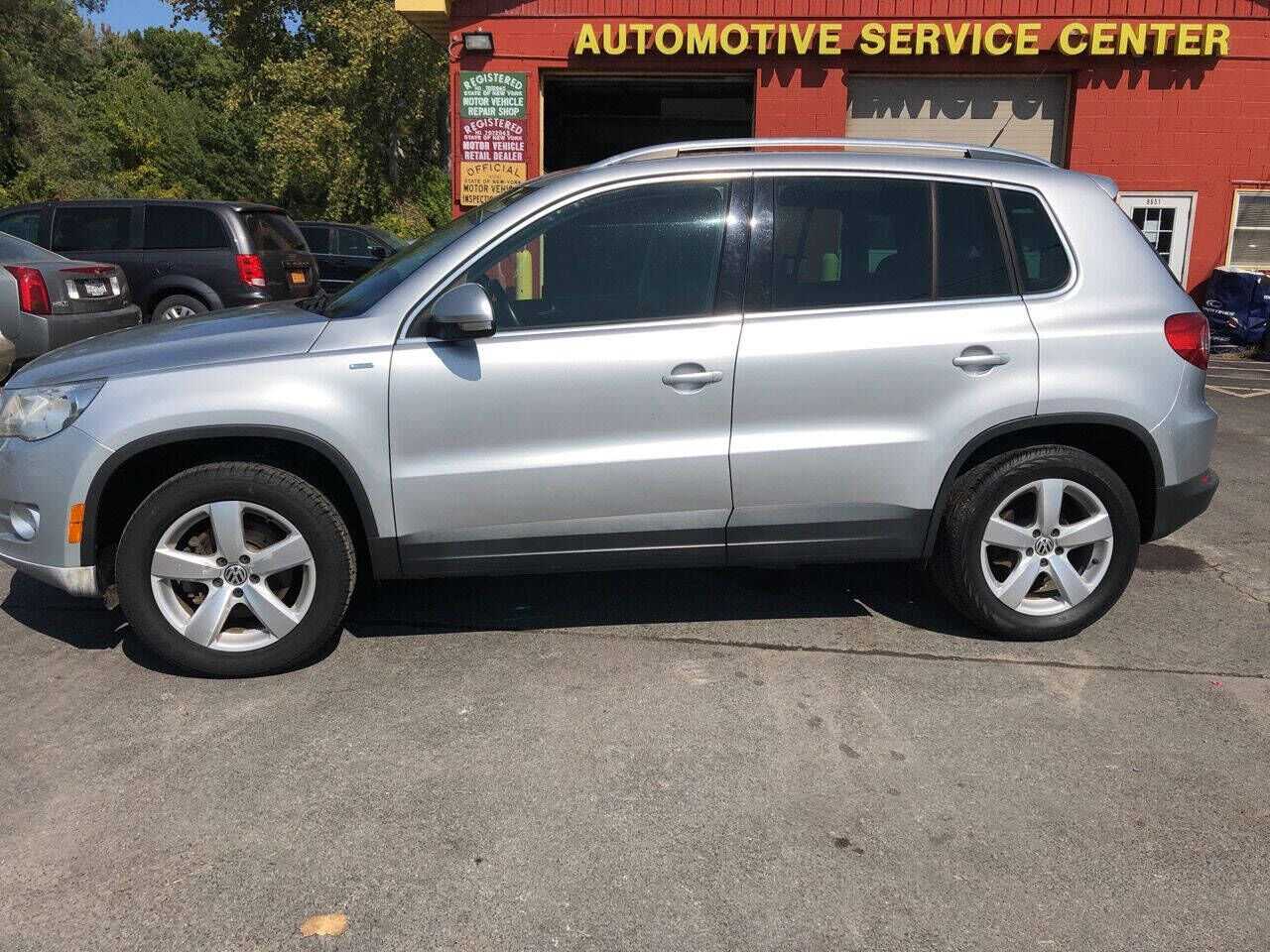 2010 VOLKSWAGEN Tiguan
