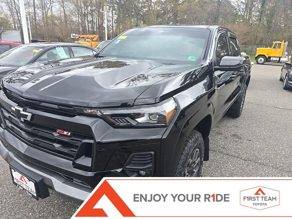 2025 CHEVROLET Colorado