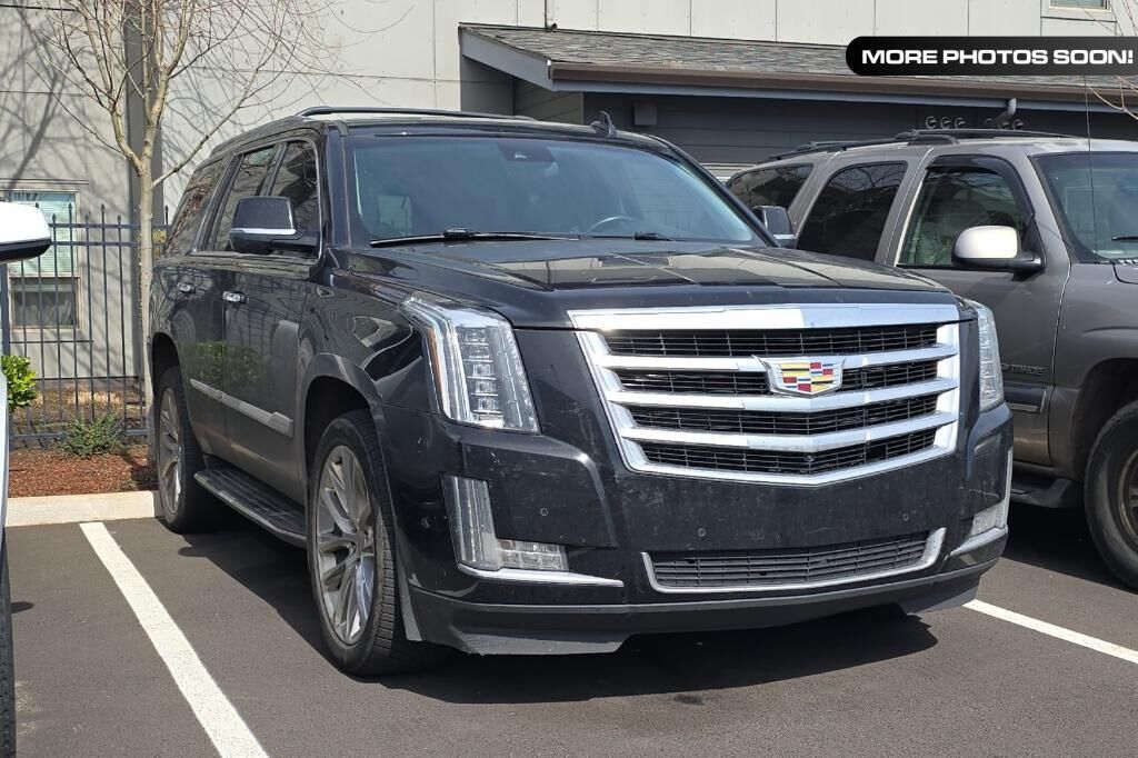 2017 CADILLAC Escalade