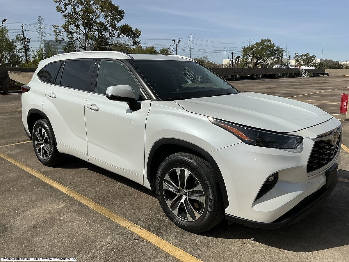 2022 TOYOTA Highlander