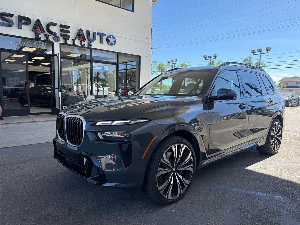 2023 BMW X7