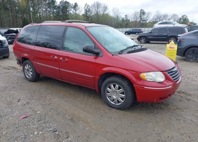 2005 CHRYSLER Town and Country