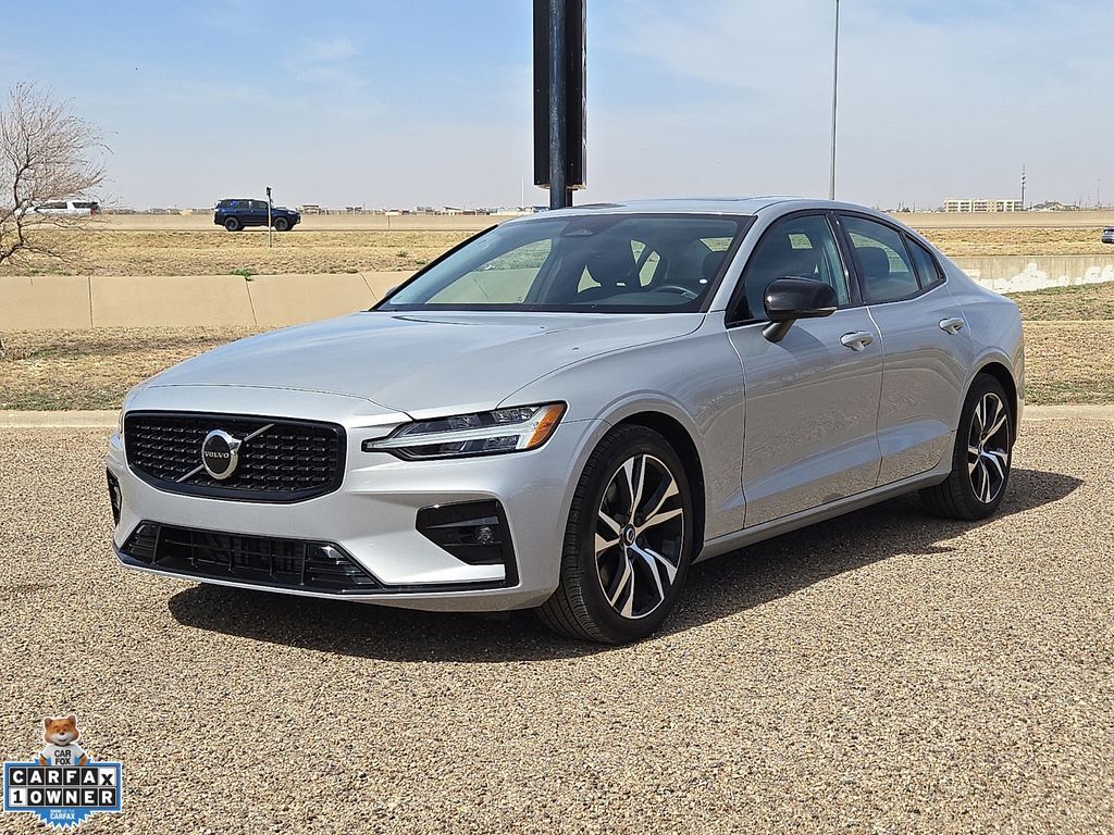 2024 VOLVO S60