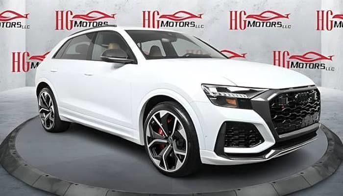 2024 AUDI RS Q8
