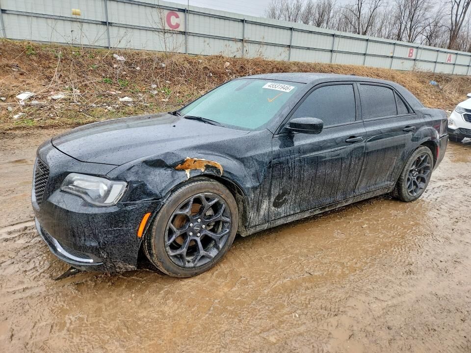 2019 CHRYSLER 300
