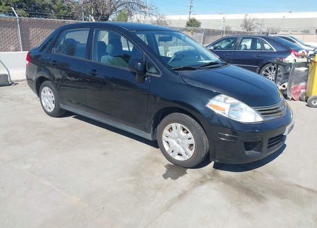 2011 NISSAN Versa