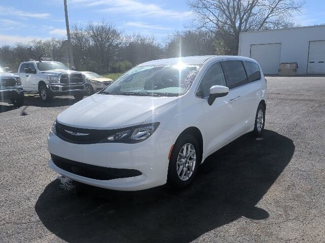 2023 CHRYSLER Voyager