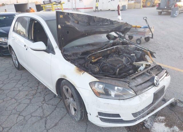 2017 VOLKSWAGEN Golf