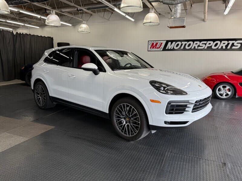 2019 PORSCHE Cayenne