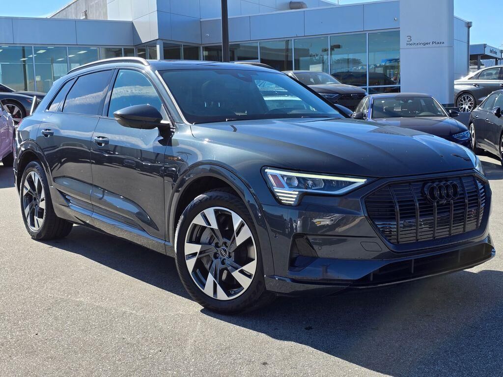2023 AUDI e-tron