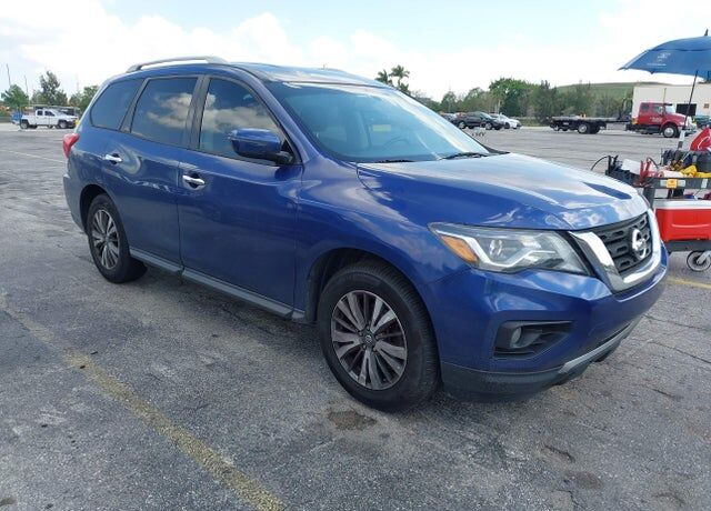 2017 NISSAN Pathfinder