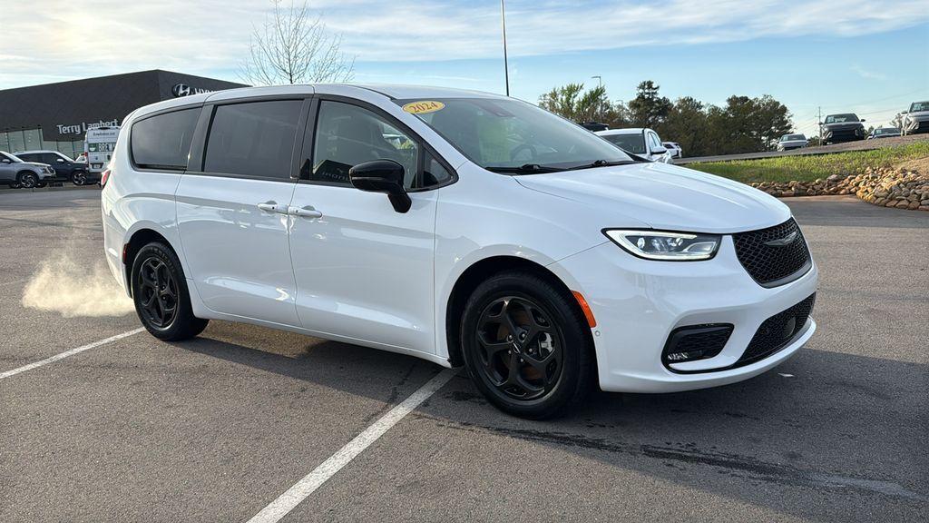 2024 CHRYSLER Pacifica
