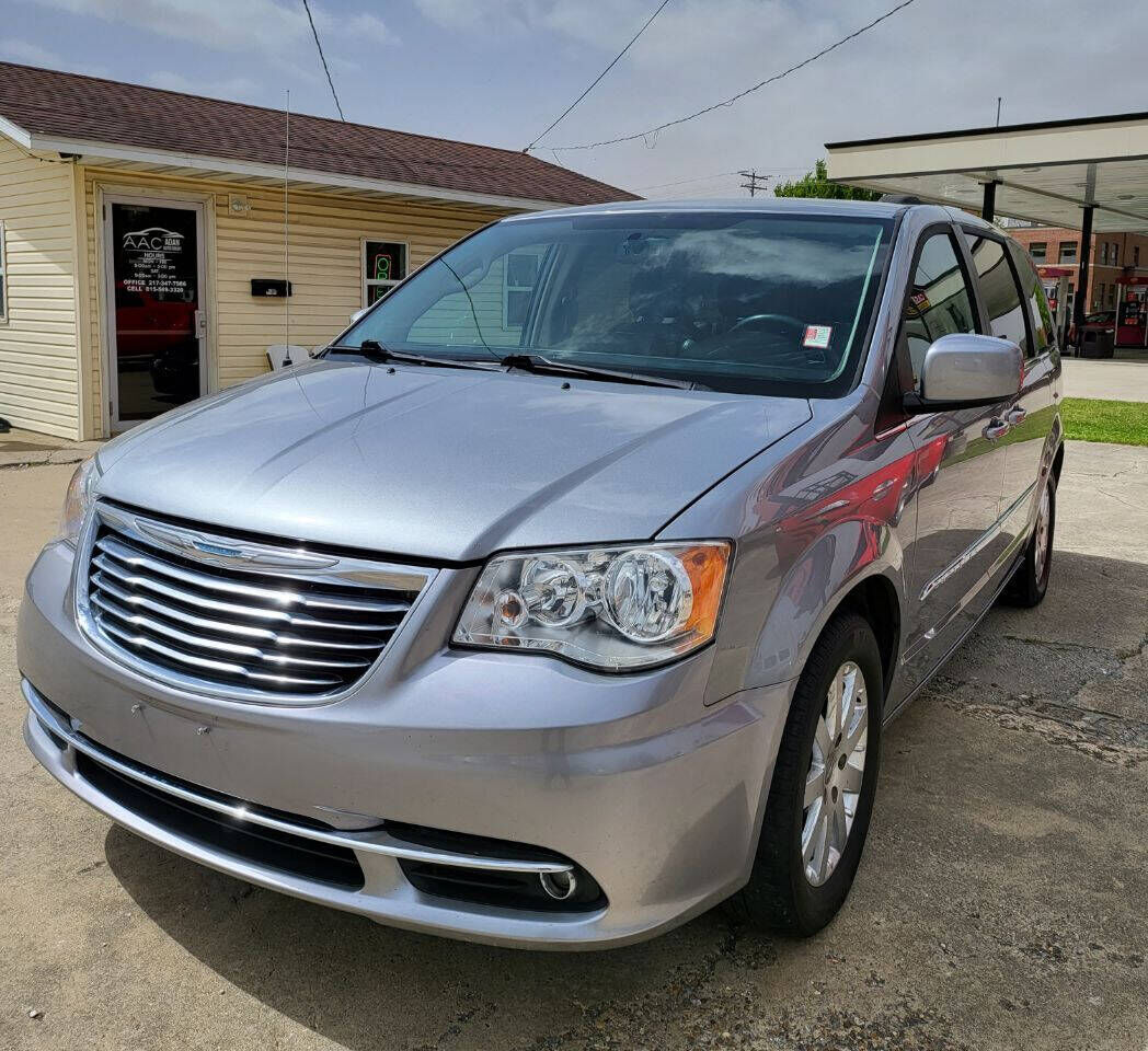 2013 CHRYSLER Town and Country