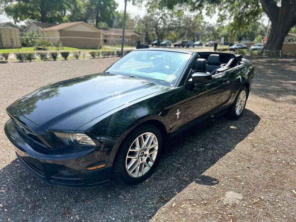2013 FORD Mustang