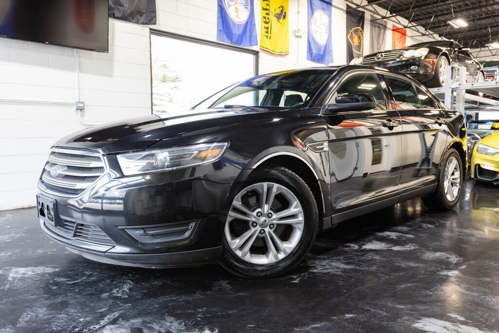 2014 FORD Taurus