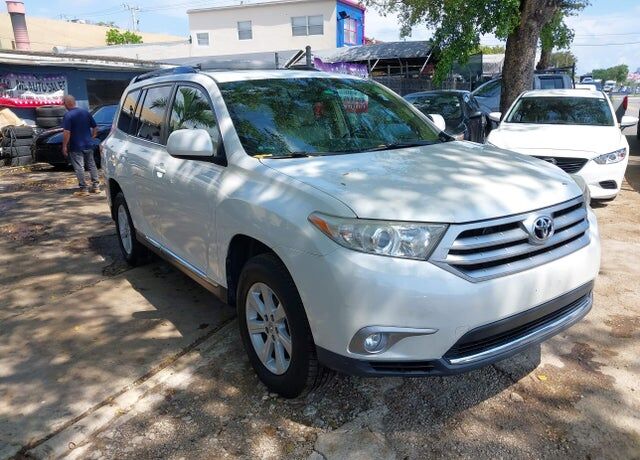2013 TOYOTA Highlander