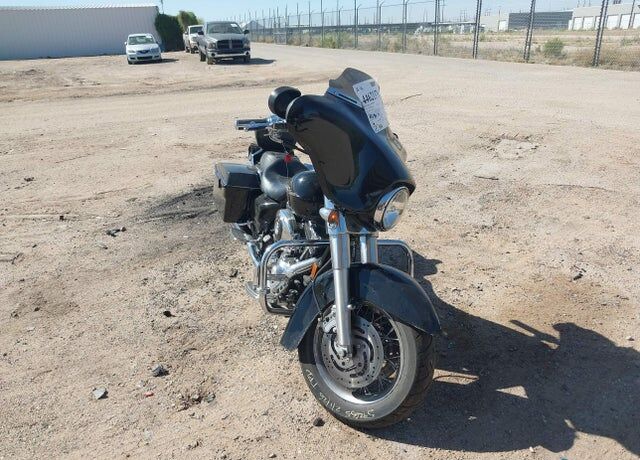 2006 HARLEY DAVIDSON Street Glide