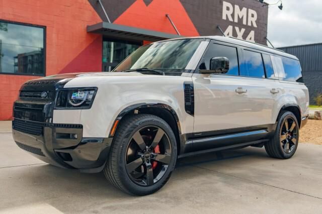 2026 LAND ROVER Defender