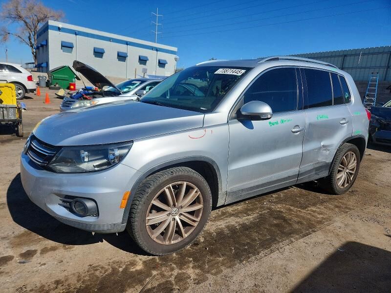 2015 VOLKSWAGEN Tiguan