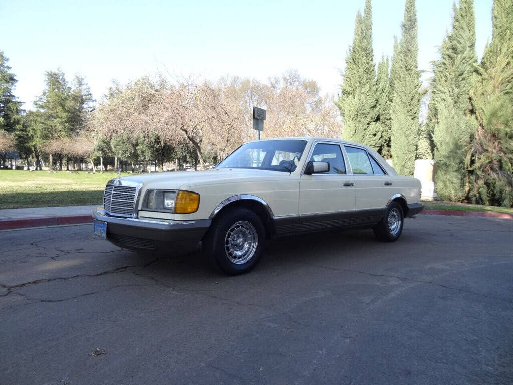 1984 MERCEDES-BENZ 380