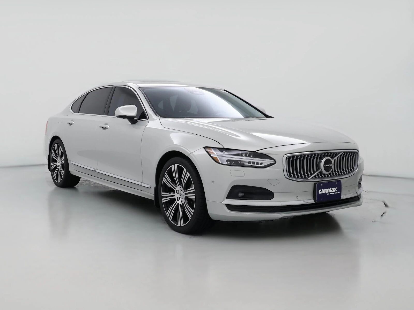 2022 VOLVO S90