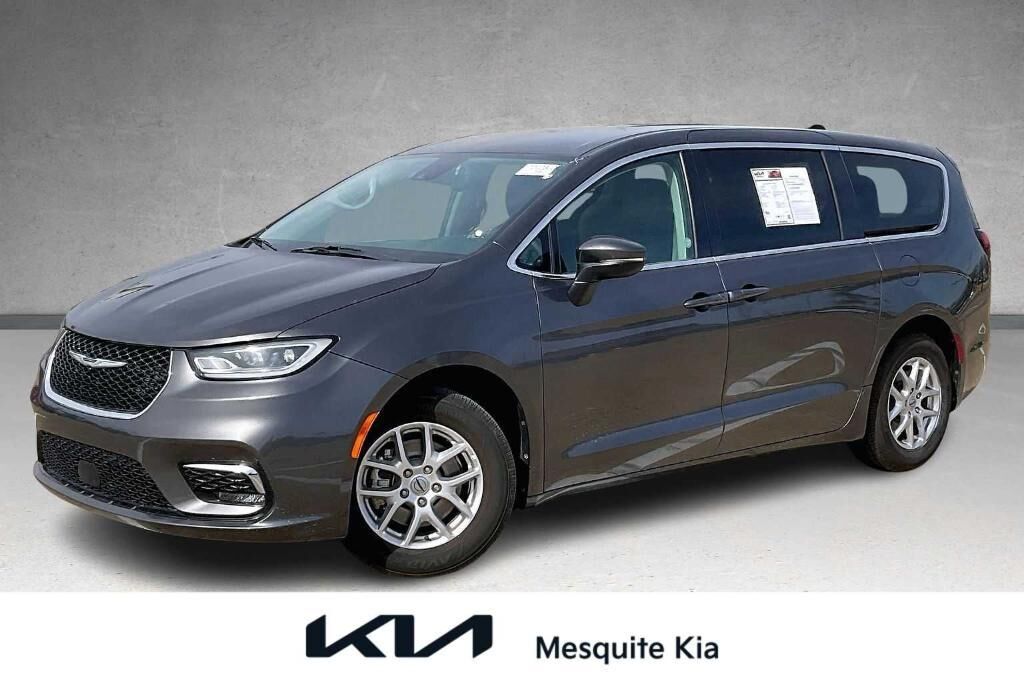 2023 CHRYSLER Pacifica