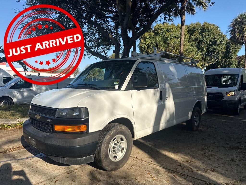 2020 CHEVROLET Express