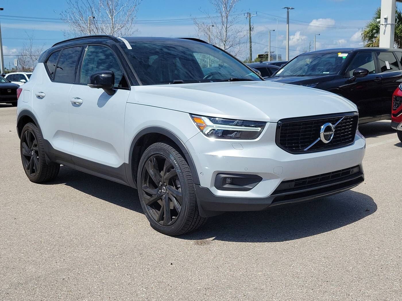 2020 VOLVO XC40