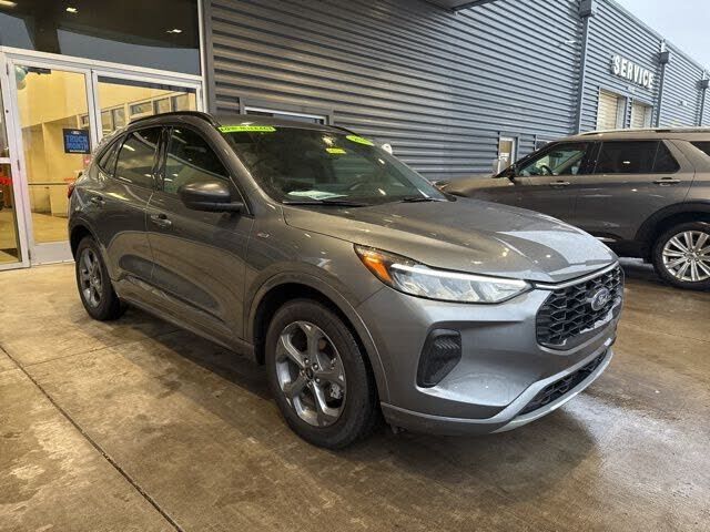 2024 FORD Escape