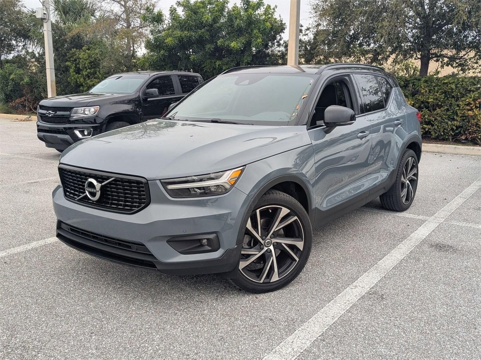 2021 VOLVO XC40