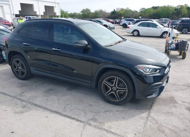 2021 MERCEDES-BENZ GLA-Class