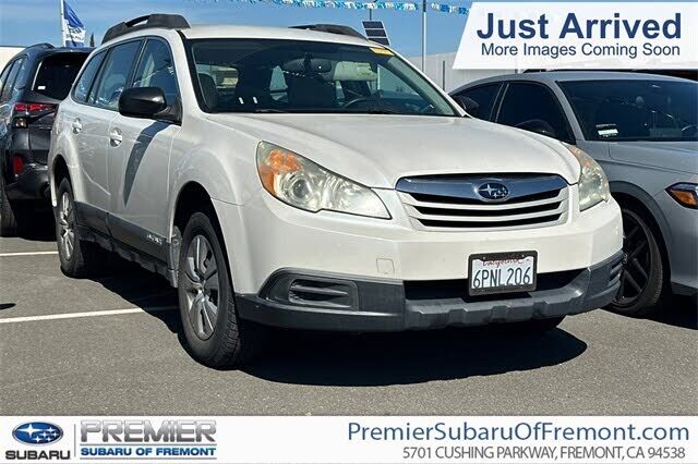 2011 SUBARU Outback