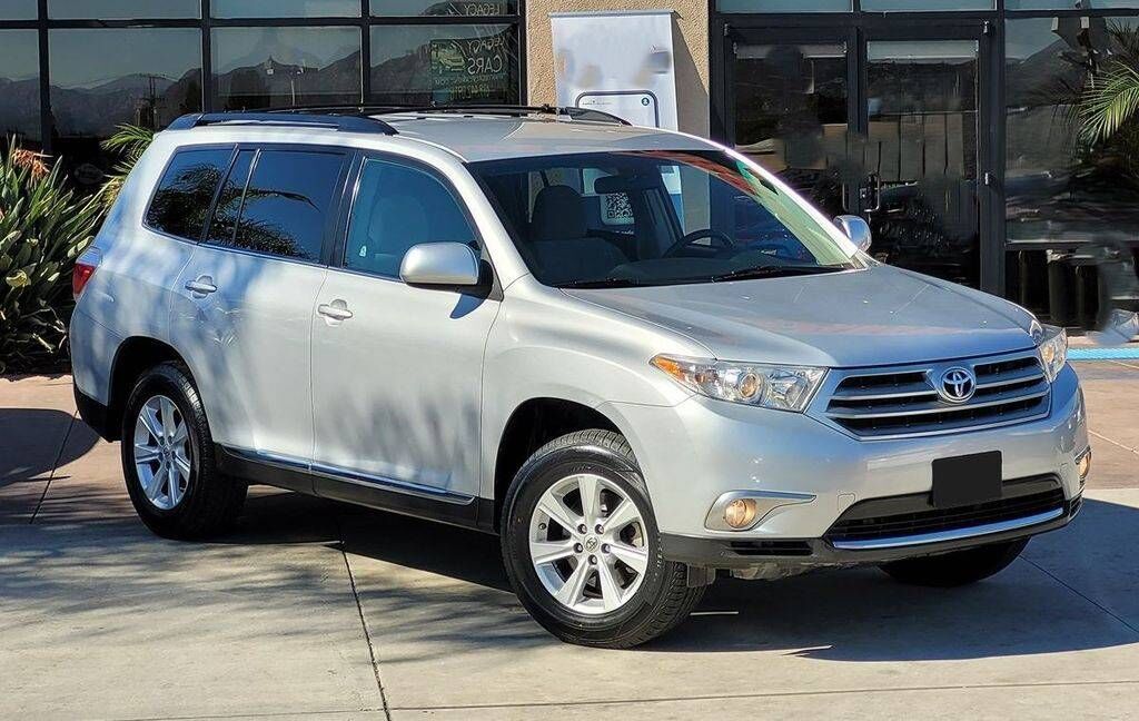 2011 TOYOTA Highlander