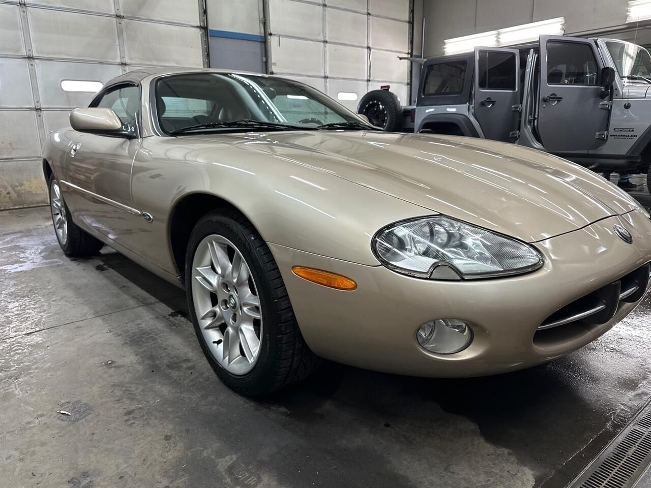 2001 JAGUAR XK8