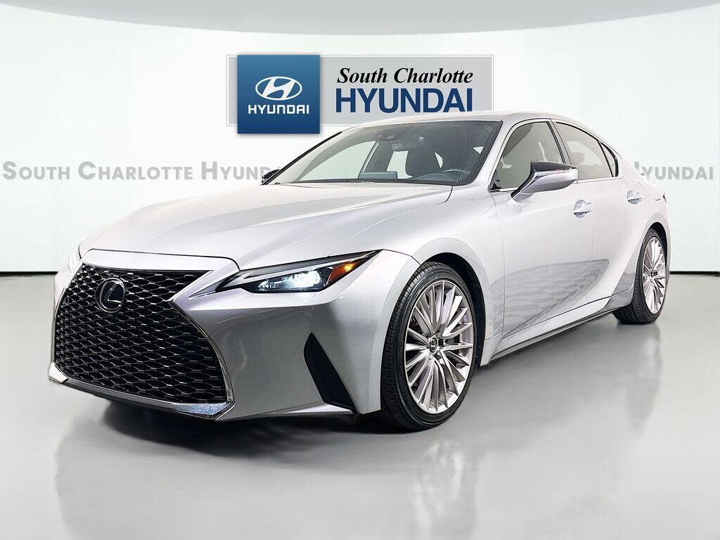 2022 LEXUS IS