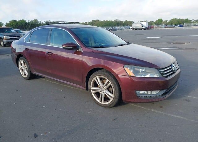 2012 VOLKSWAGEN Passat