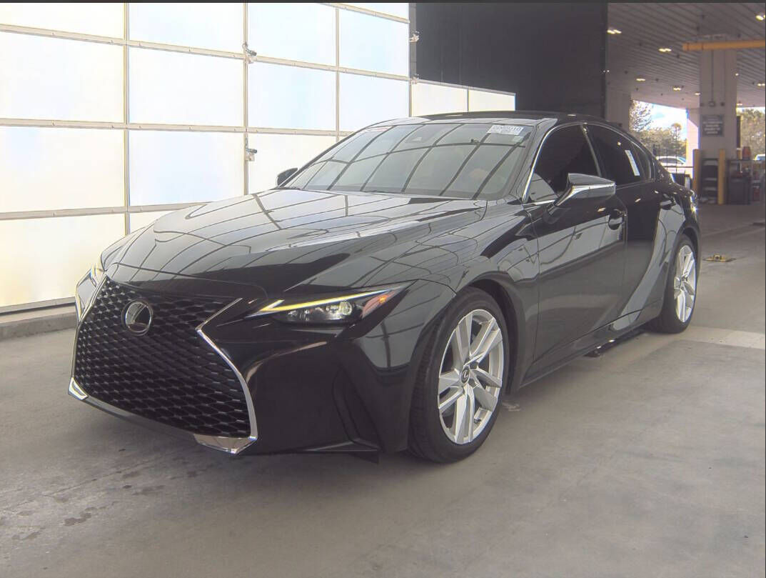 2022 LEXUS IS