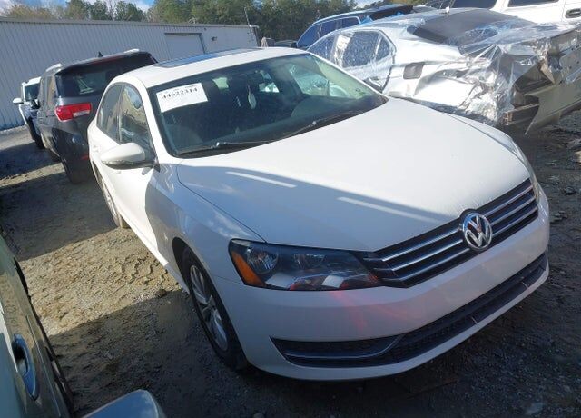 2012 VOLKSWAGEN Passat